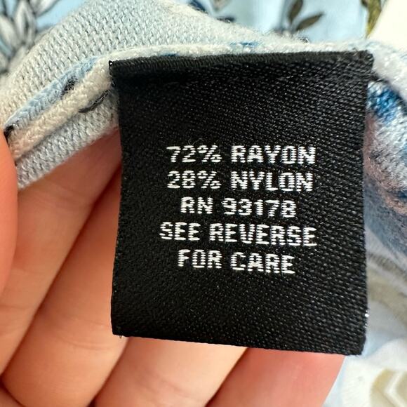 Premise Floral Short Sleeve Knit Top Sweater in Light Blue M EUC - Picture 6 of 6